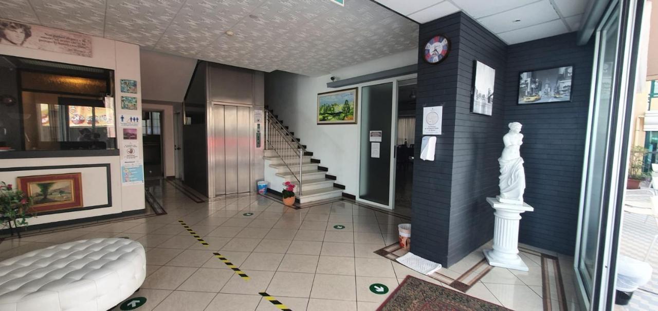 Hotel Venus Rimini Extérieur photo