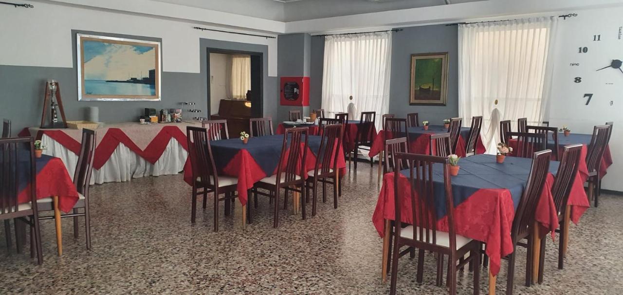 Hotel Venus Rimini Extérieur photo