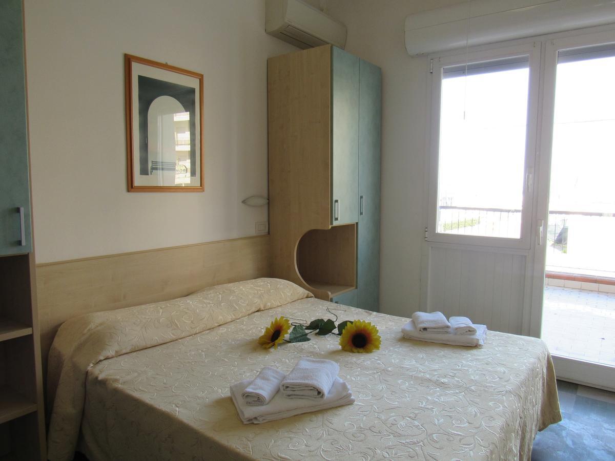 Hotel Venus Rimini Extérieur photo