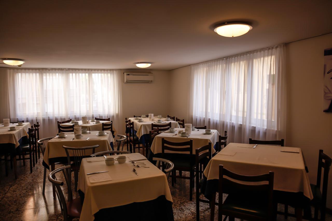 Hotel Venus Rimini Extérieur photo